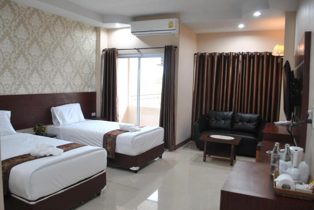 Le Parc Wangnang Hotel Phitsanulok Exterior foto